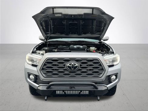 Used 2021 Toyota Tacoma TRD Off-Road w/ Technology Package image 4