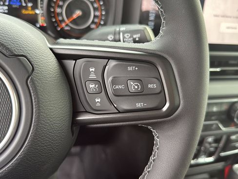 New 2025 Jeep Gladiator High Tide image 16