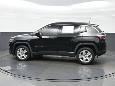 Used 2022 Jeep Compass Latitude AWD/4WD image 3