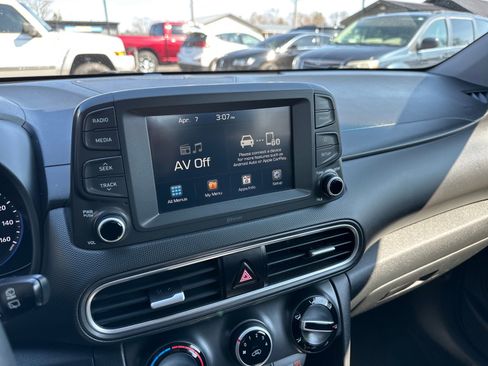 Used 2021 Hyundai Kona SE w/ Cargo Package image 25