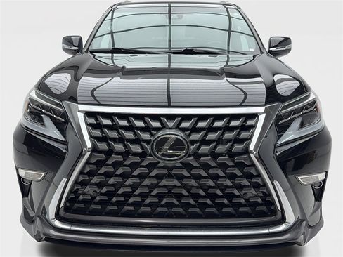 Used 2023 Lexus GX 460 Premium w/ Accessory Package image 4