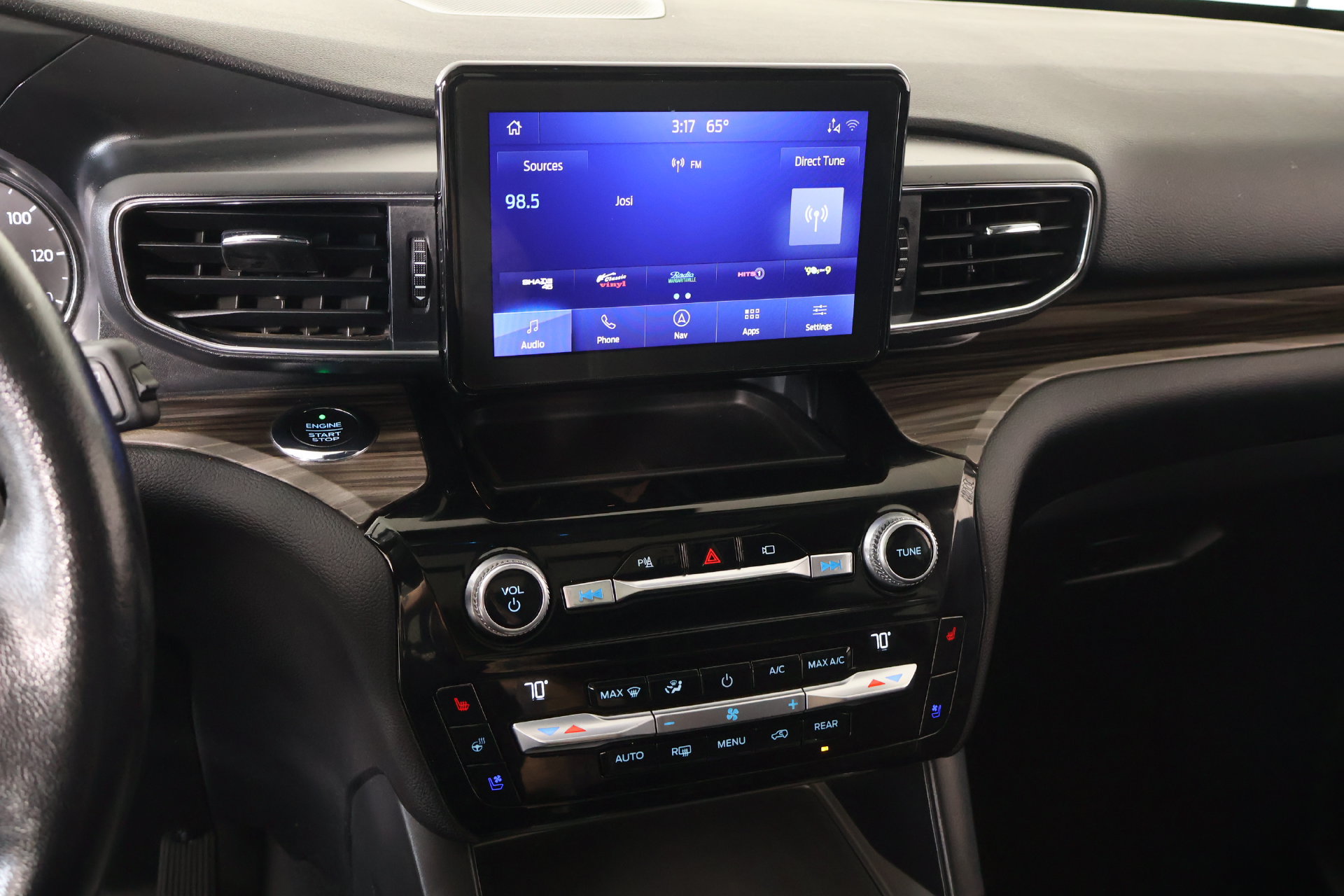 Used 2021 Ford Explorer Limited w/ Equipment Group 301A AWD/4WD image 5
