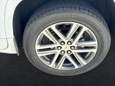 Used 2023 Chevrolet Traverse High Country FWD image 31