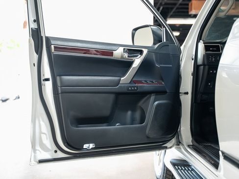 Used 2017 Lexus GX 460 Premium w/ Premium Package image 53