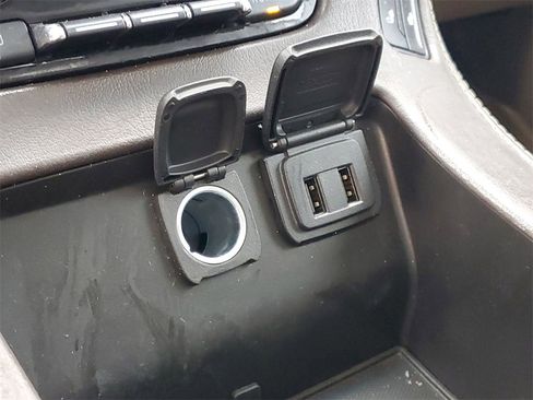 Used 2016 Chevrolet Suburban LT image 33