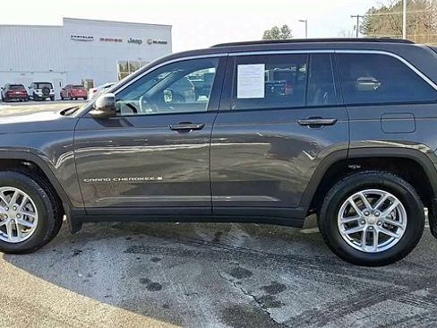 Used 2025 Jeep Grand Cherokee Laredo X image 5