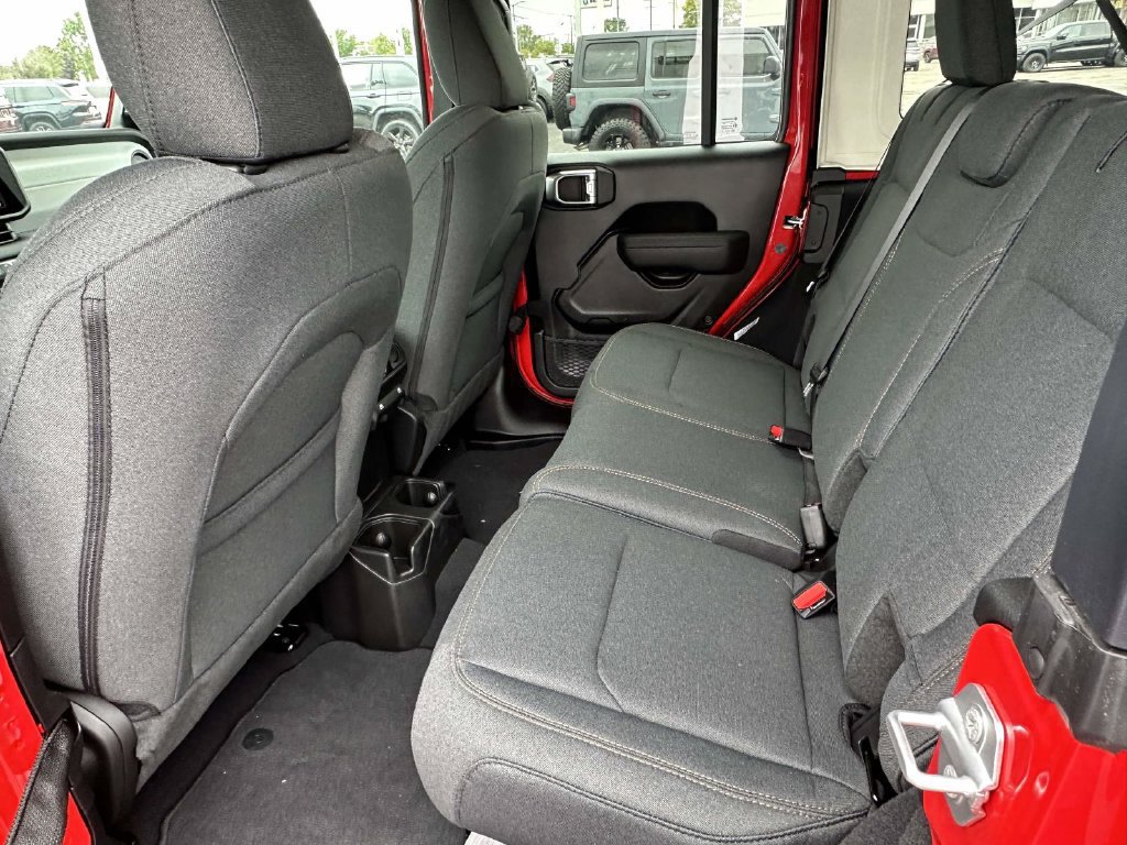 Used 2026 Jeep Wrangler Unlimited Sport AWD/4WD image 11