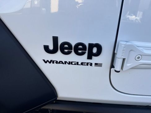 Used 2023 Jeep Wrangler Unlimited Sport AWD/4WD image 6