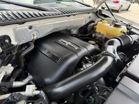 Used 2017 Lincoln Navigator L Reserve RWD image 18