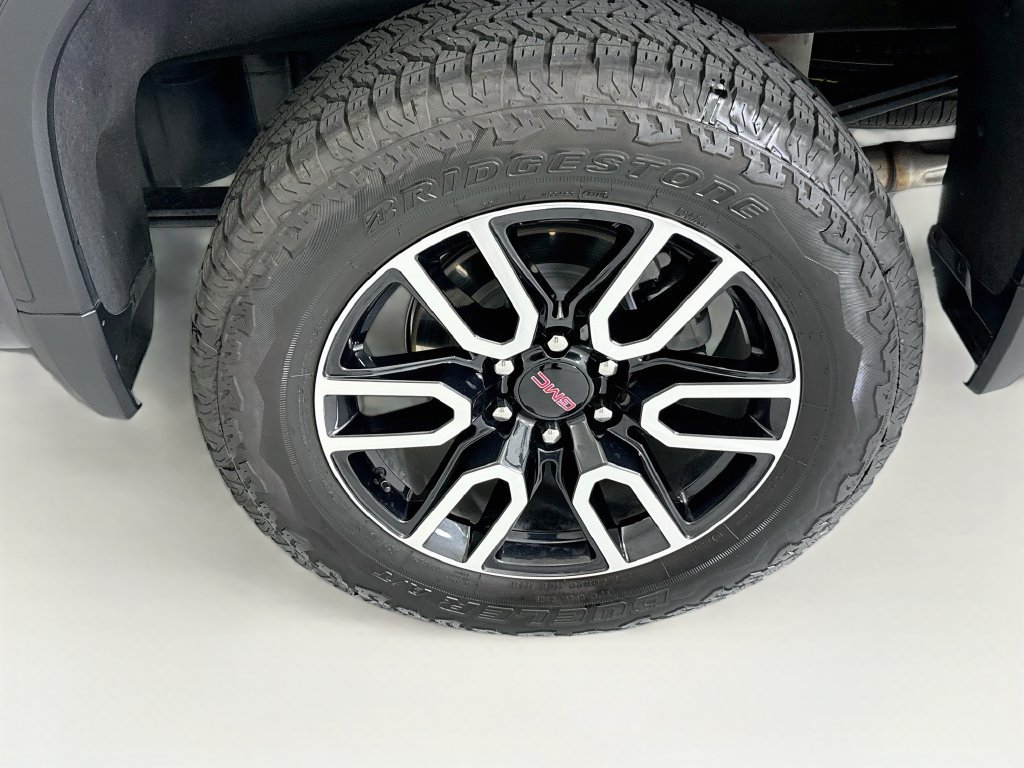 Used 2026 GMC Sierra 1500 AT4 w/ AT4 Premium Package AWD/4WD image 29
