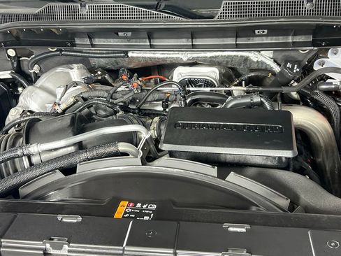 Used 2025 Chevrolet Silverado 3500 LT w/ Convenience Package image 32