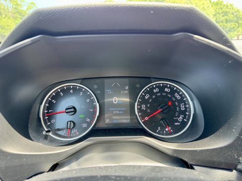 Used 2020 Toyota RAV4 XLE AWD/4WD image 17