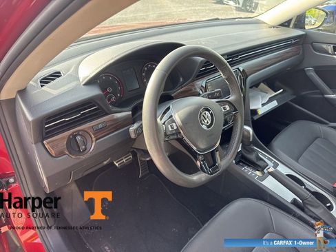Used 2022 Volkswagen Passat 2.0T image 14