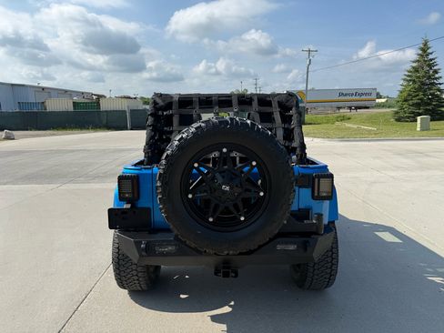 Used 2014 Jeep Wrangler Unlimited Sahara w/ Dual Top Group image 5