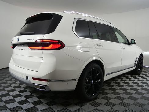 Used 2026 BMW X7 xDrive40i image 3
