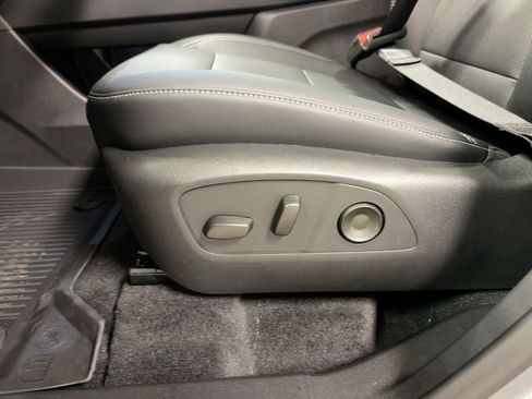 New 2026 Chevrolet Traverse LT w/ Sun and Wheel Package image 14