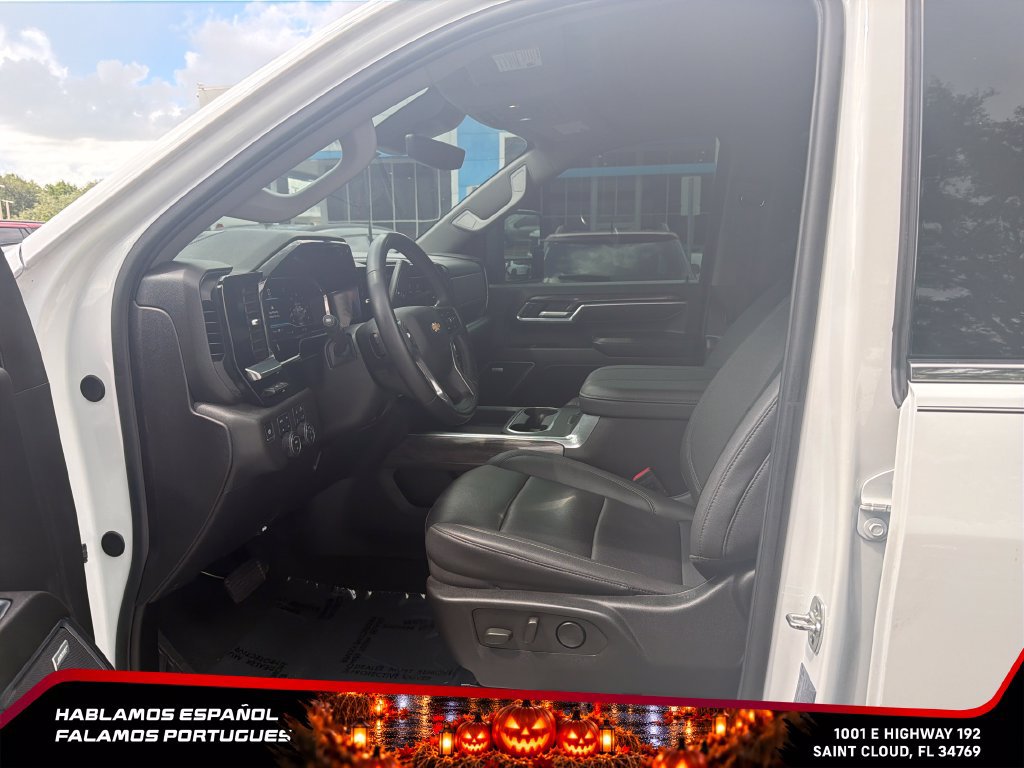 Used 2025 Chevrolet Silverado 2500 LTZ w/ LTZ Premium Package AWD/4WD image 15