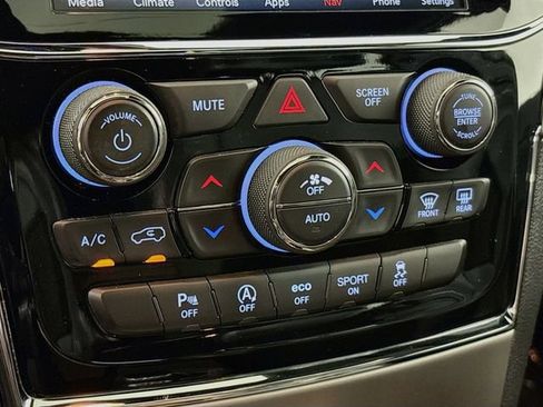 Used 2020 Jeep Grand Cherokee Altitude AWD/4WD image 16
