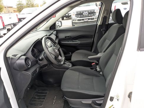 Used 2023 Nissan Kicks S image 17