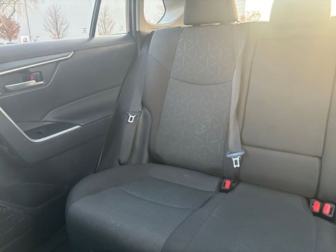Used 2025 Toyota RAV4 XLE image 39