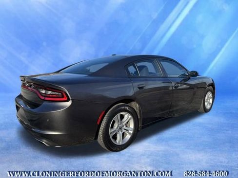 Used 2022 Dodge Charger SXT image 11