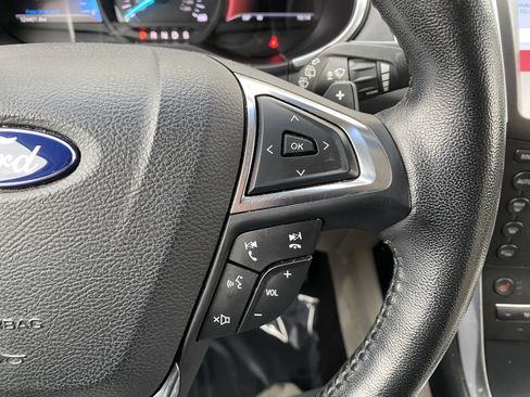 Used 2017 Ford Edge Titanium FWD image 7