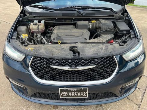 Used 2023 Chrysler Pacifica Limited image 18