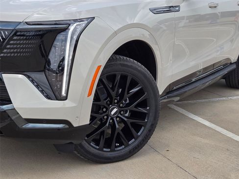New 2026 Cadillac Escalade IQ Sport 1 w/ LPO, ONYX Package AWD/4WD image 7