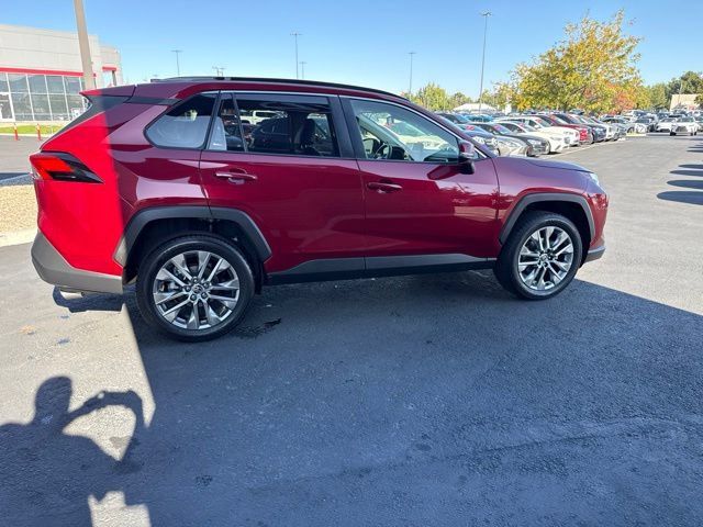 Used 2023 Toyota RAV4 XLE Premium AWD/4WD image 7