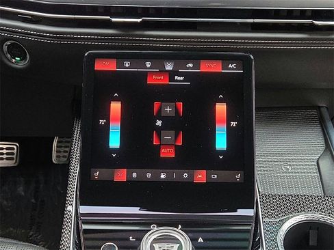 Used 2025 Cadillac Escalade ESV V image 13