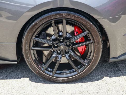 Used 2021 Ford Mustang Shelby GT500 w/ Technology Package RWD image 8