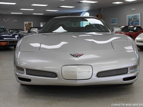 Used 2004 Chevrolet Corvette Z06 w/ Memory Package RWD image 12
