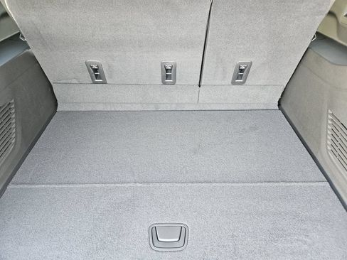 New 2026 Chevrolet Suburban LT w/ Comfort Package RWD image 31