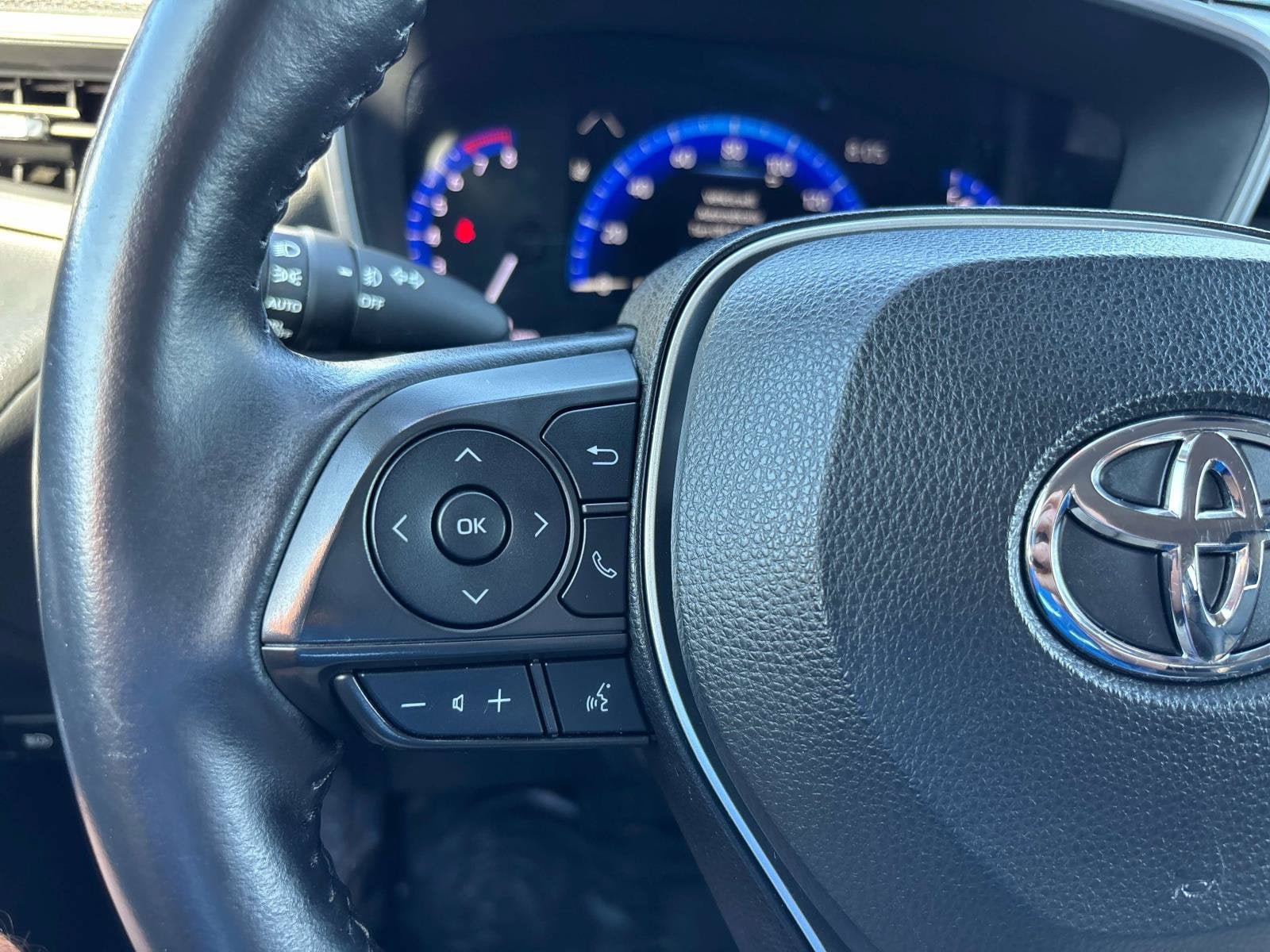 Used 2022 Toyota Corolla Cross XLE AWD/4WD image 17