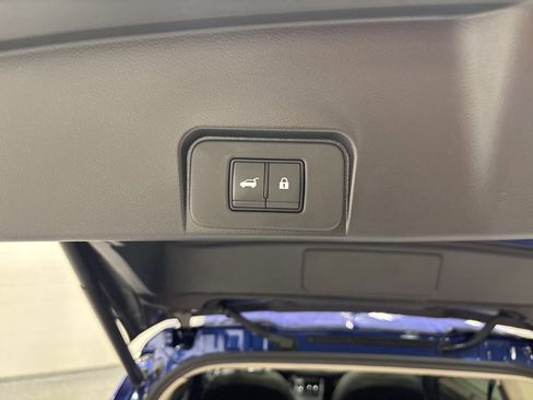 Used 2023 Nissan Rogue SV w/ SV Premium Package image 34