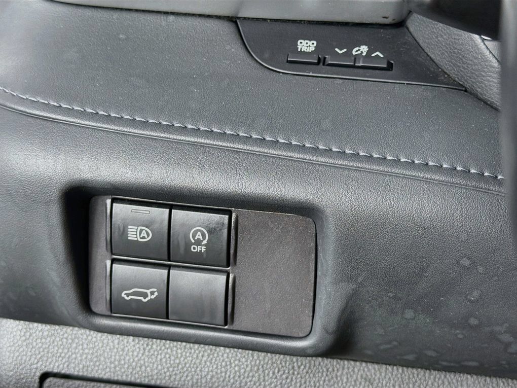 Used 2023 Toyota Highlander XLE FWD image 15