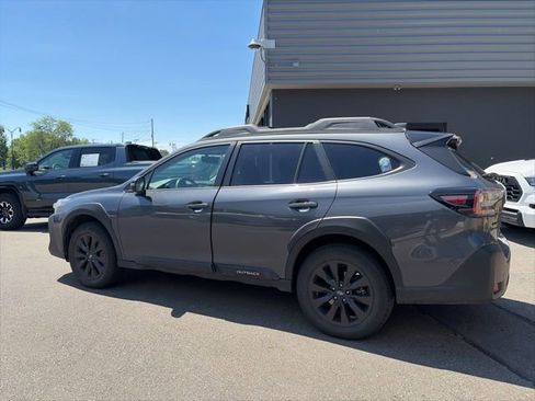 Used 2024 Subaru Outback Onyx Edition AWD/4WD image 8
