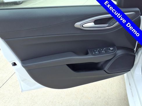 New 2025 Alfa Romeo Giulia Veloce w/ Veloce Package Rwd image 7