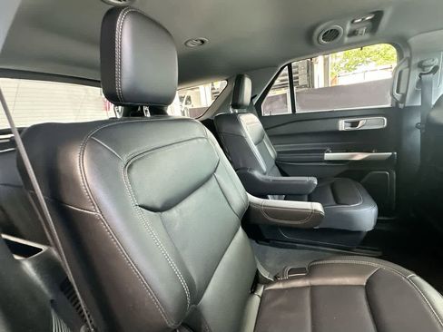 Used 2023 Ford Explorer Limited w/ Equipment Group 301A AWD/4WD image 26