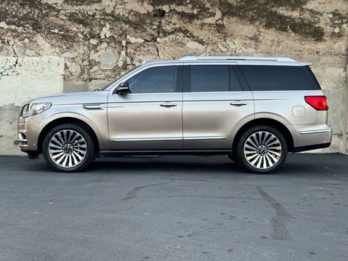 Used 2018 Lincoln Navigator Reserve w/ Technology Package image 7