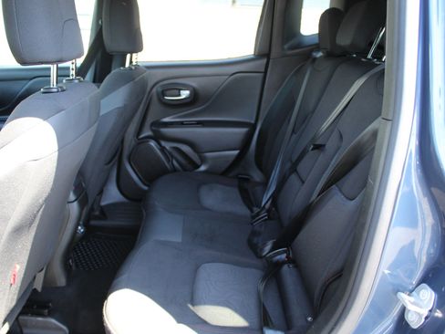 Used 2022 Jeep Renegade Trailhawk AWD/4WD image 15