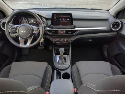 Certified 2024 Kia Forte LXS w/ LXS Technology Package image 17