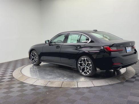 New 2026 BMW 330i xDrive Sedan w/ Premium Package AWD/4WD image 12