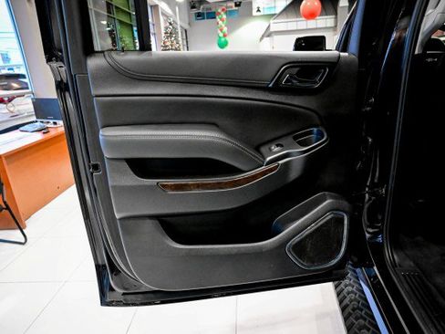 Used 2020 Chevrolet Suburban LT image 24