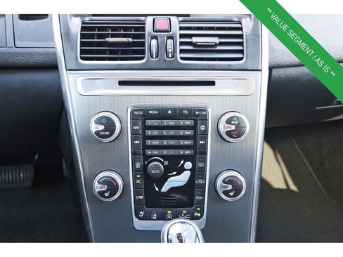 Used 2016 Volvo XC60 T5 Platinum image 27