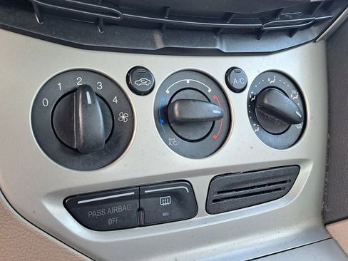 Used 2012 Ford Focus SE image 15