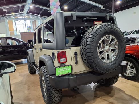 Used 2017 Jeep Wrangler Unlimited Rubicon w/ Connectivity Group image 4