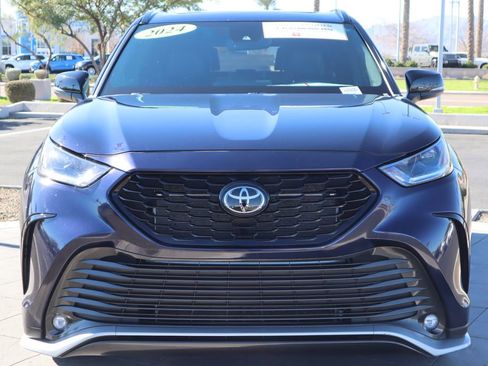 Certified 2024 Toyota Highlander XSE image 2
