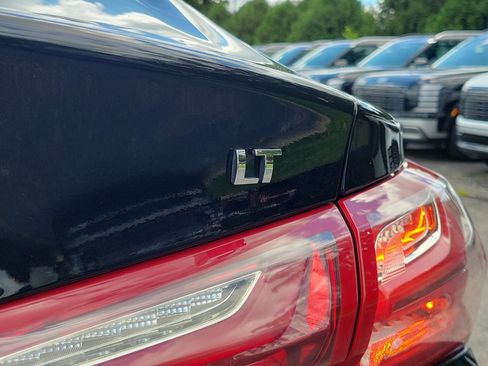 Used 2022 Chevrolet Malibu LT FWD image 7