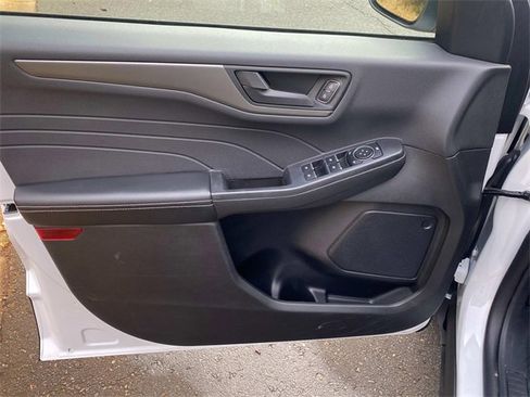 Used 2025 Ford Escape Active image 10